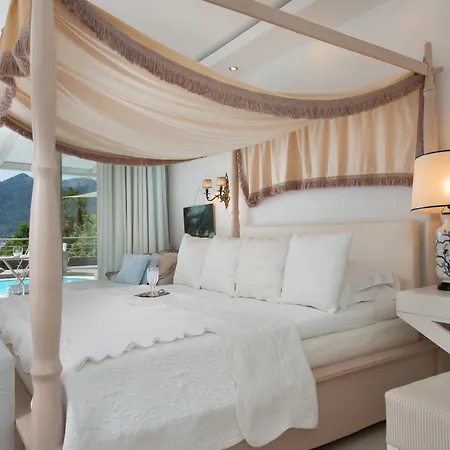 Mare Monte Small Boutique Chrisi Ammoudia