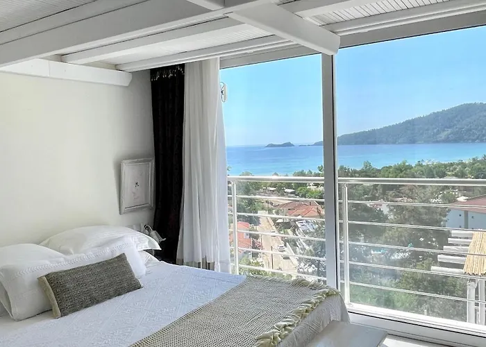 Mare Monte Small Boutique