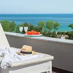 Mare Monte Small Boutique 크리시 아모우디아