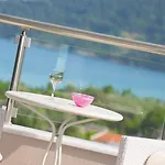 Mare Monte Small Boutique