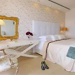 Mare Monte Small Boutique מלון 3*