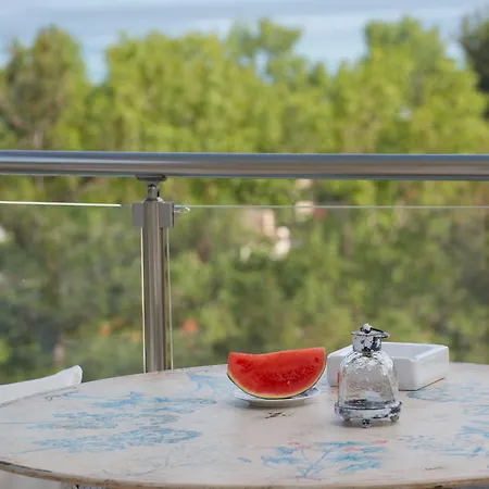 Mare Monte Small Boutique Hotel 3*