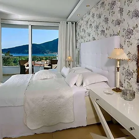 Mare Monte Small Boutique Chrysi Ammoudia