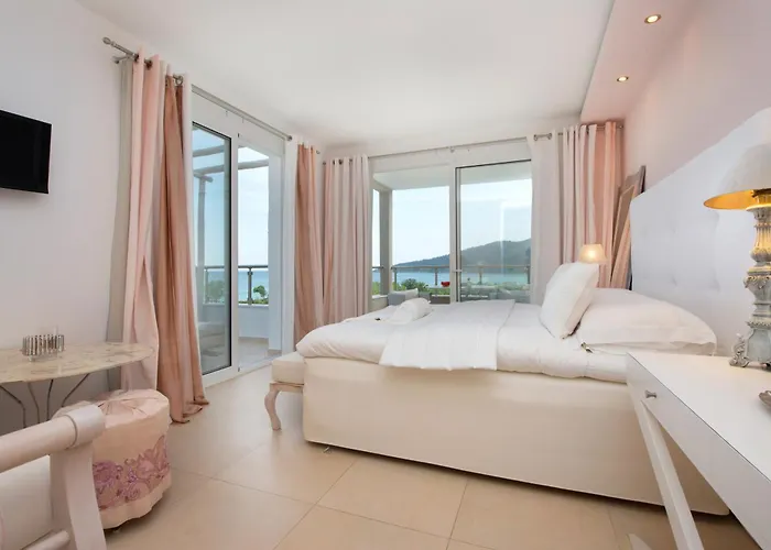 Mare Monte Small Boutique 3*
