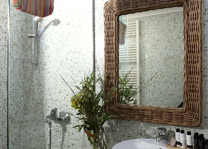 Mare Monte Small Boutique